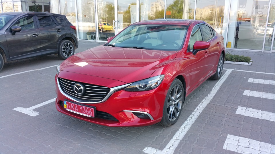 Нова Mazda6 …спор про колір шкіри 4