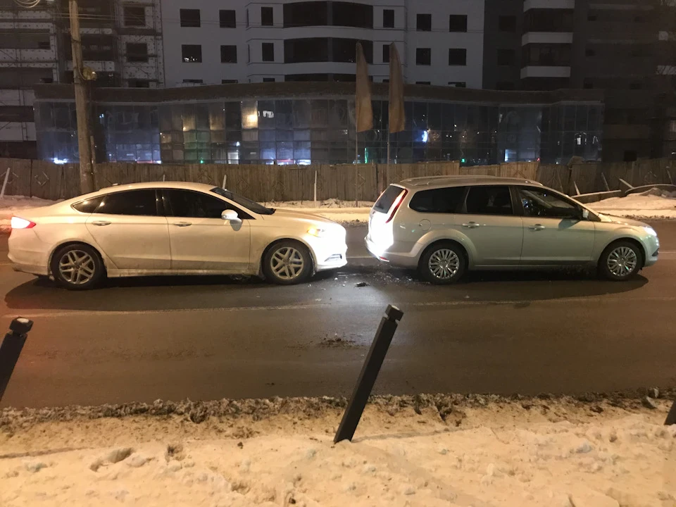 Неприємність або поцілунок від блондинки