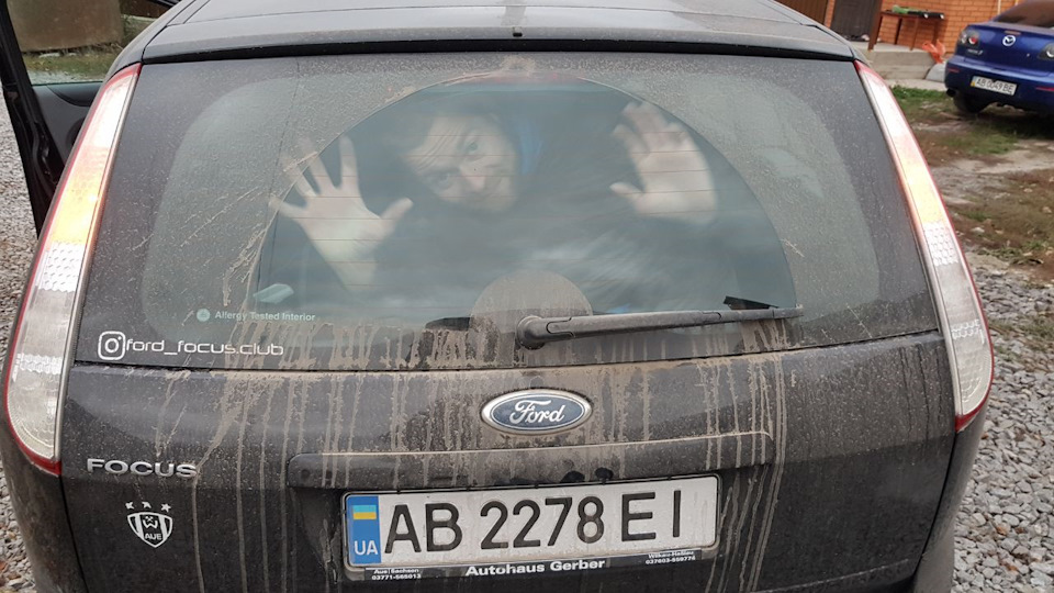 Скрип лівої задньої стійки з даху 1