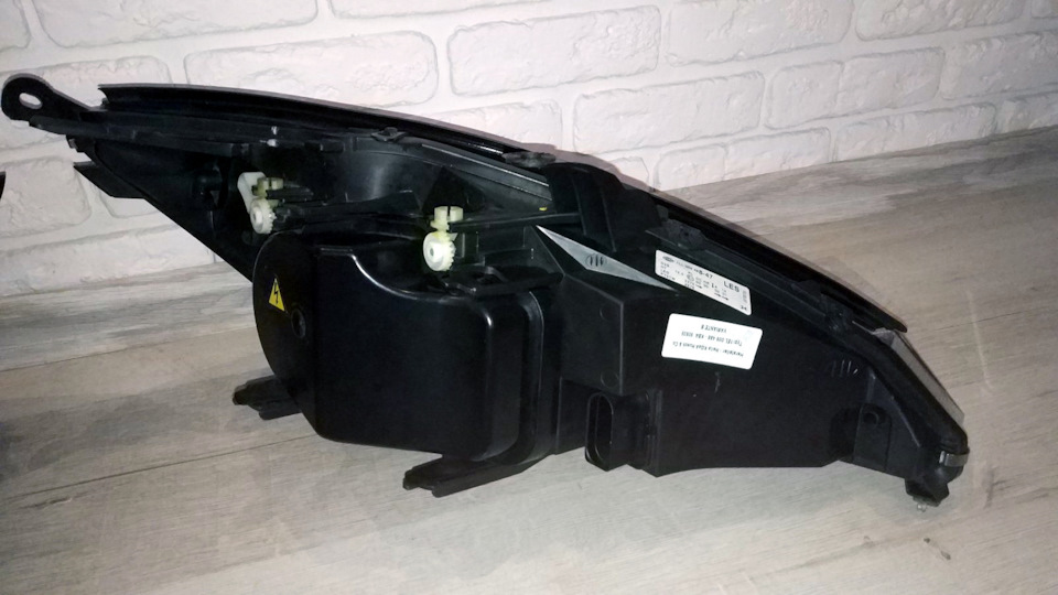 Продам фари Hella Xenon (Україна) 3