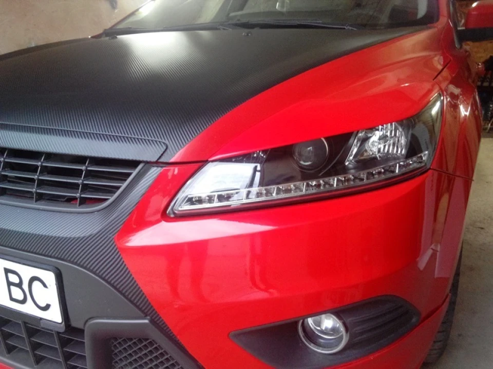 Встановив вії