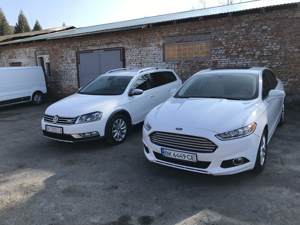 Порівняння Passat B7 та Ford Fusion 3