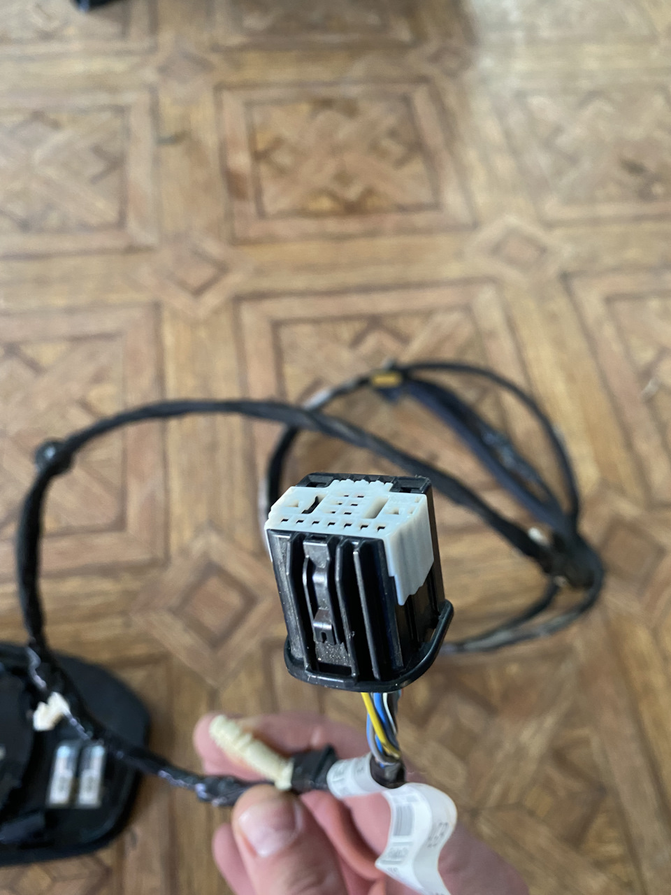 Підключаємо ліве дзеркало з підігрівом та автозатемненням fusion (частина 1) 3