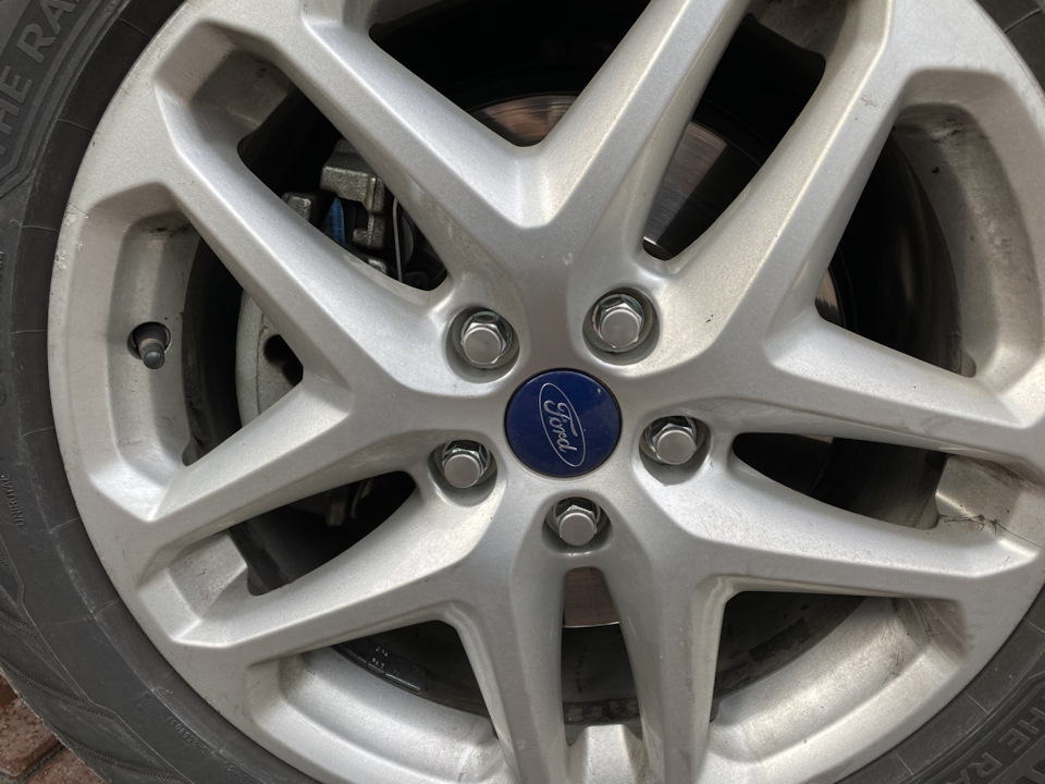 Заміна гайки Ford Fusion 1