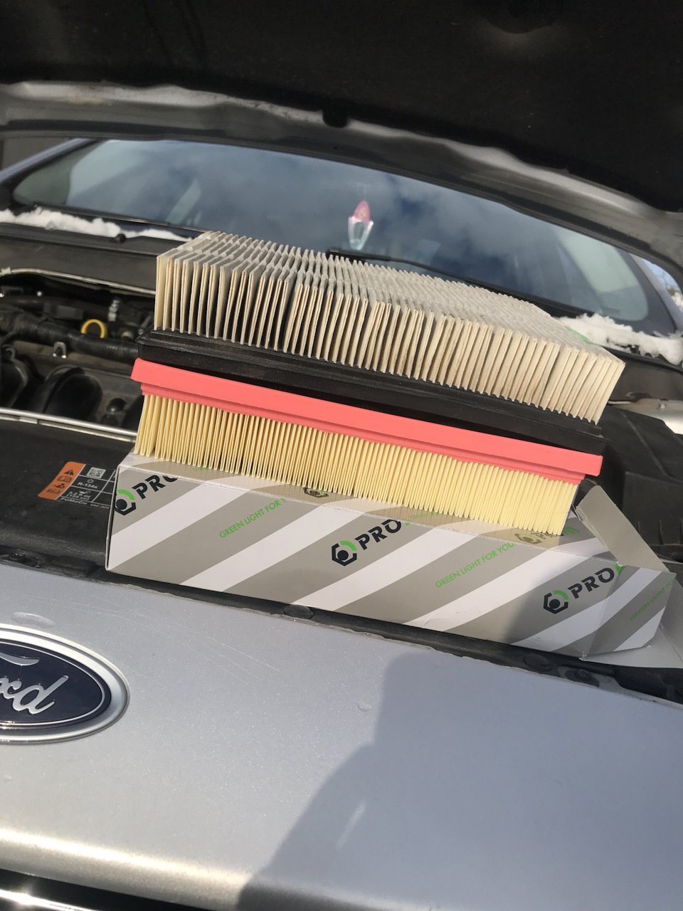 Заміна фільтра повітряного Ford Fusion USA 1