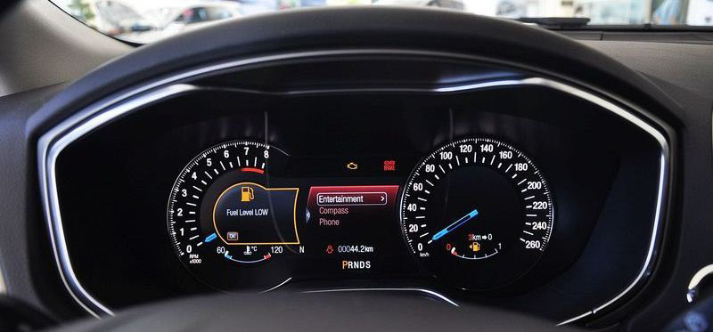 #18 Щиток приладів від Lincoln MKZ 4
