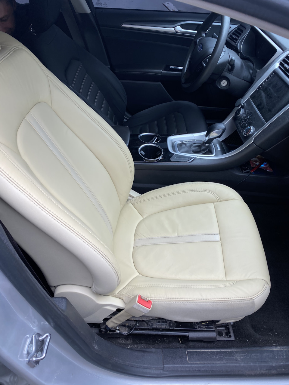 #22 Шкіряний салон від Linсoln MKZ into Ford Fusion USA 2