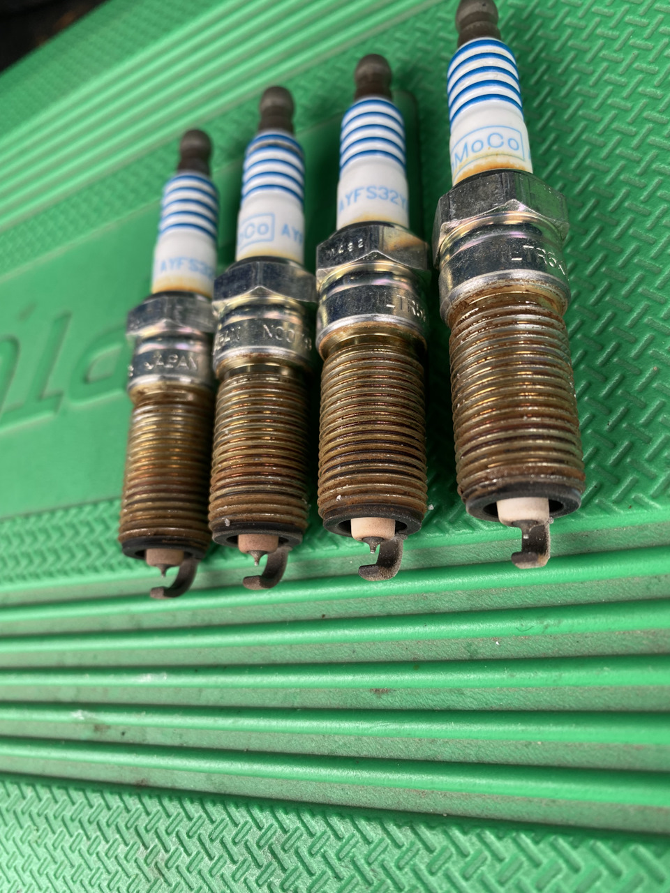 Заміна свічок Denso Iridium TT 4718 5