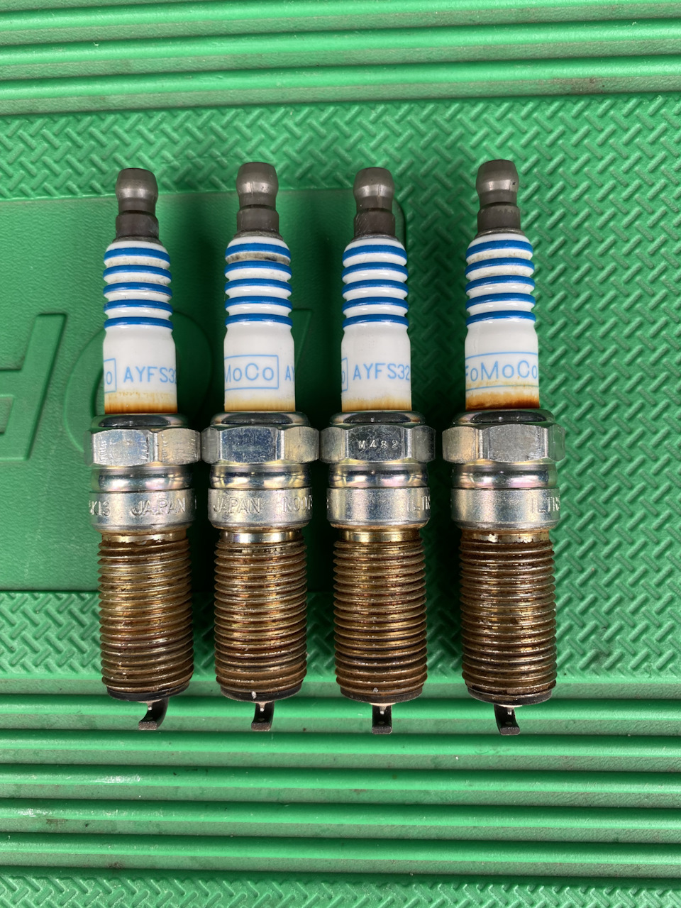 Заміна свічок Denso Iridium TT 4718 3