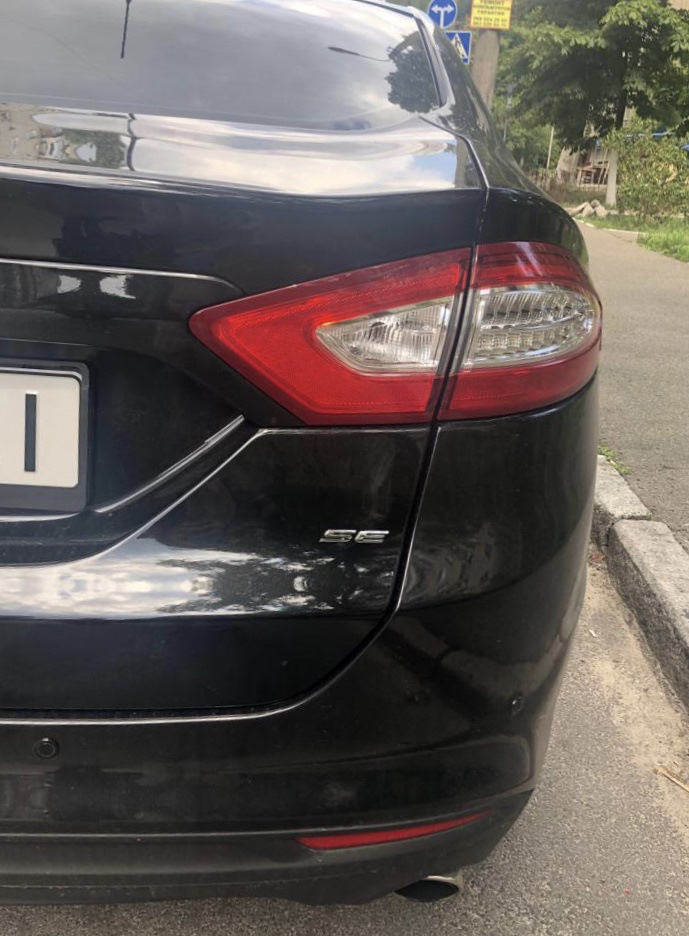 Написи та знак Ford 4