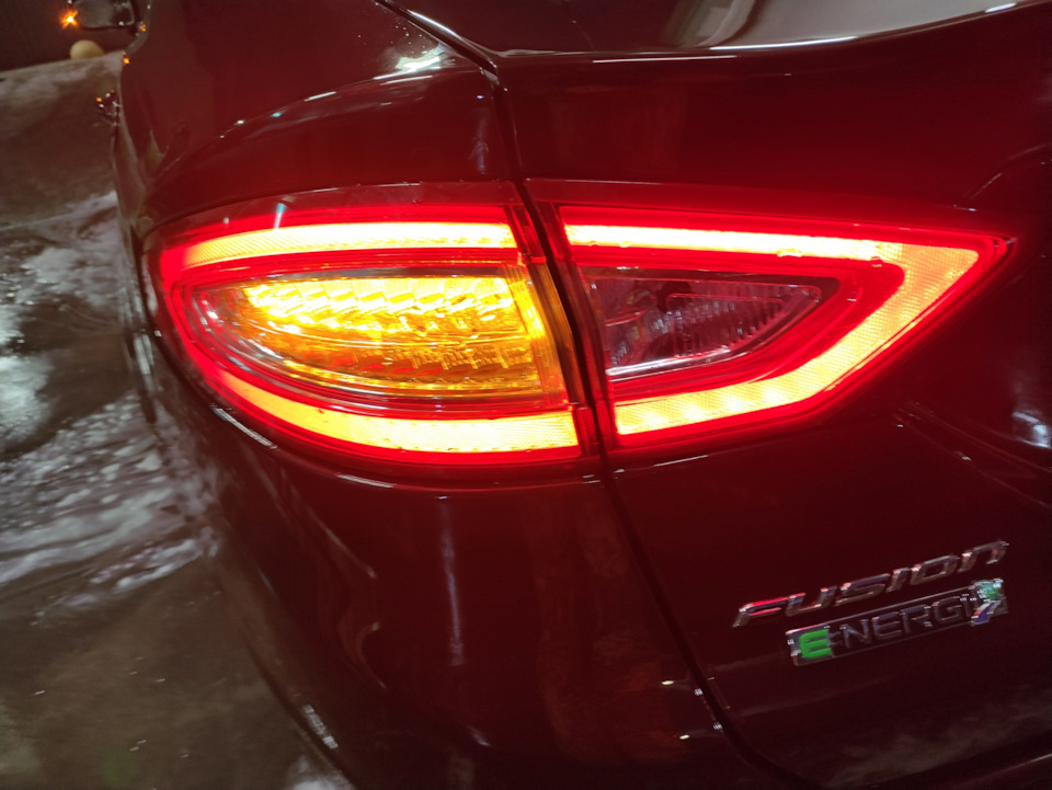 Початок європізації Вишеньки . Ліхтарі від Ford Mondeo 5