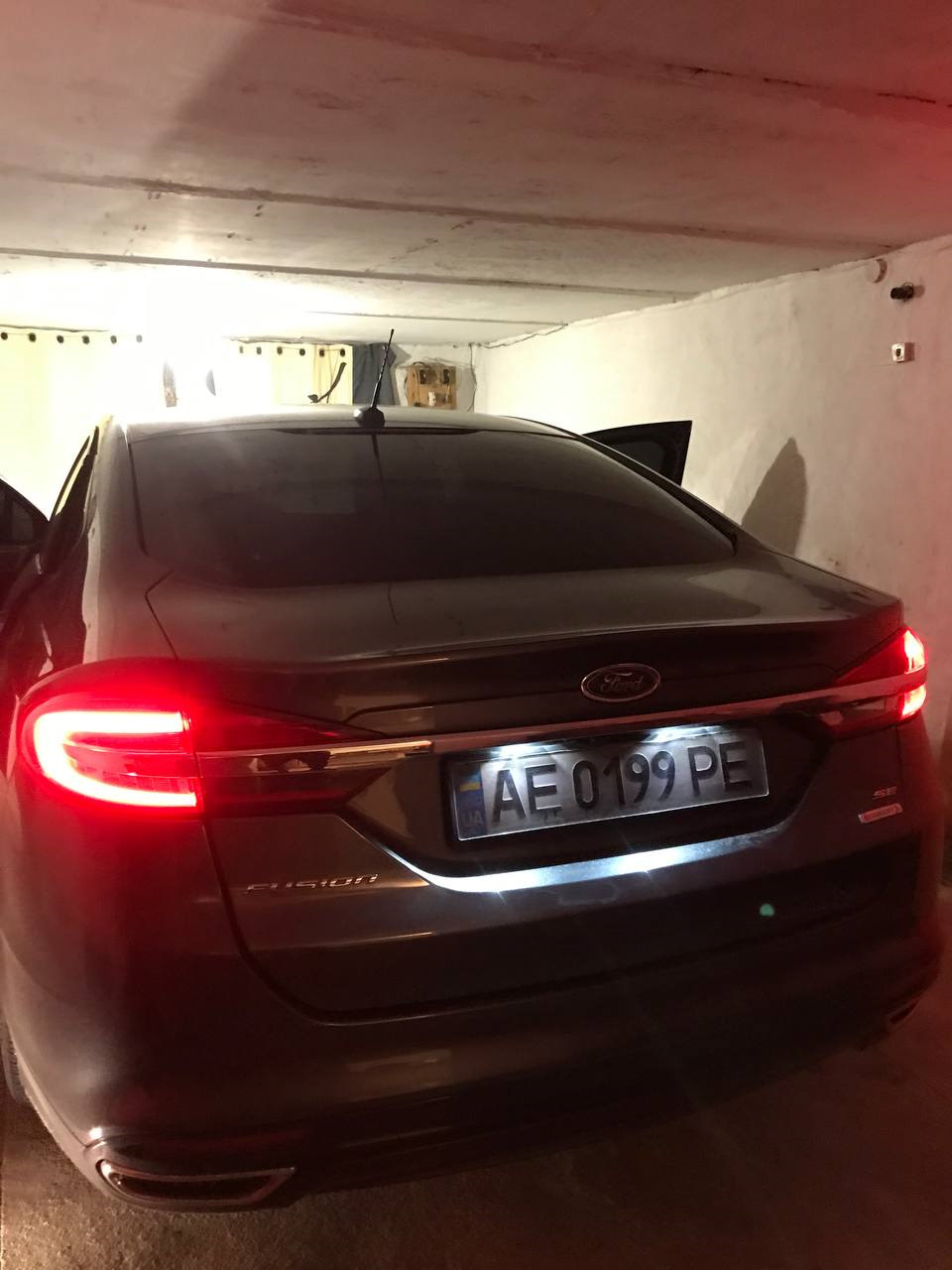 Заміна ламп освітлення номерного знака та заднього ходу на Led 3
