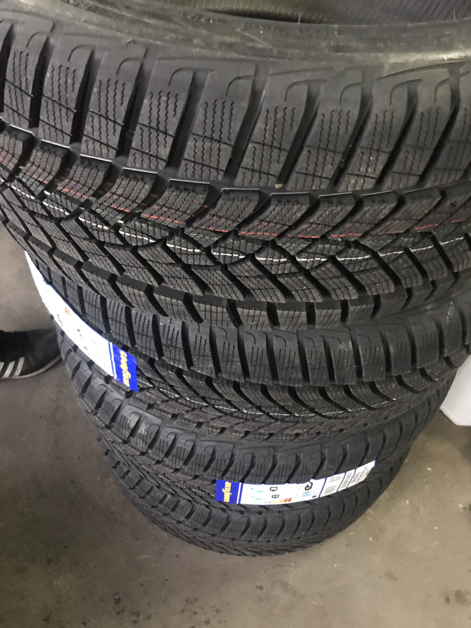 Купив гуму Goodyear Ultragripp perfomance gen1 235/45/18 5