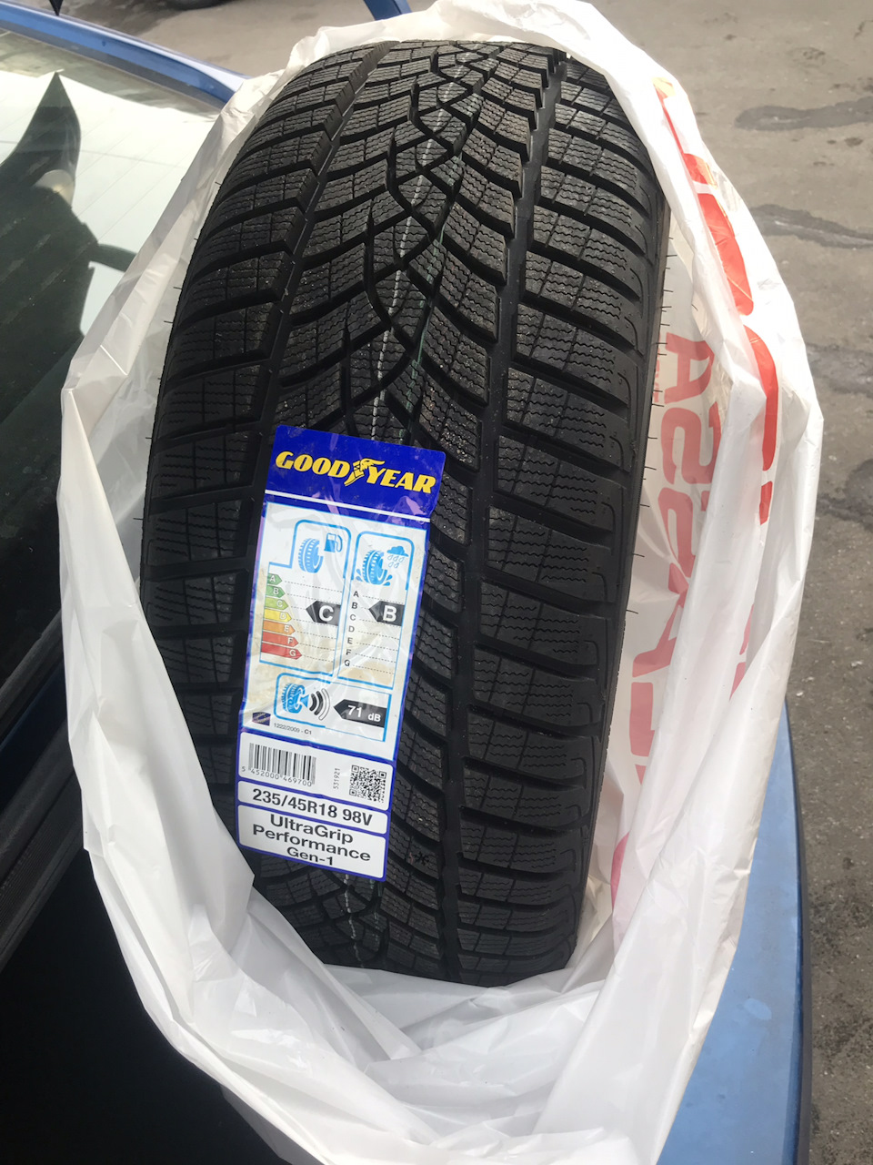 Купив гуму Goodyear Ultragripp perfomance gen1 235/45/18 1