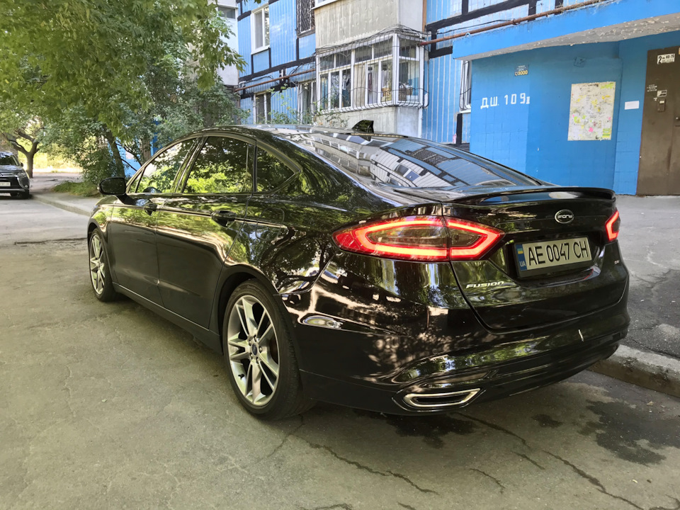 Бампер Titanium з інтегрованим вихлопом 2