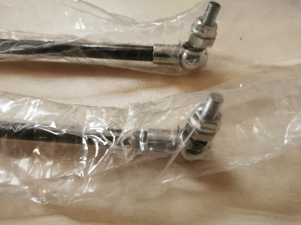 Газові амортизатори кришки багажника 1