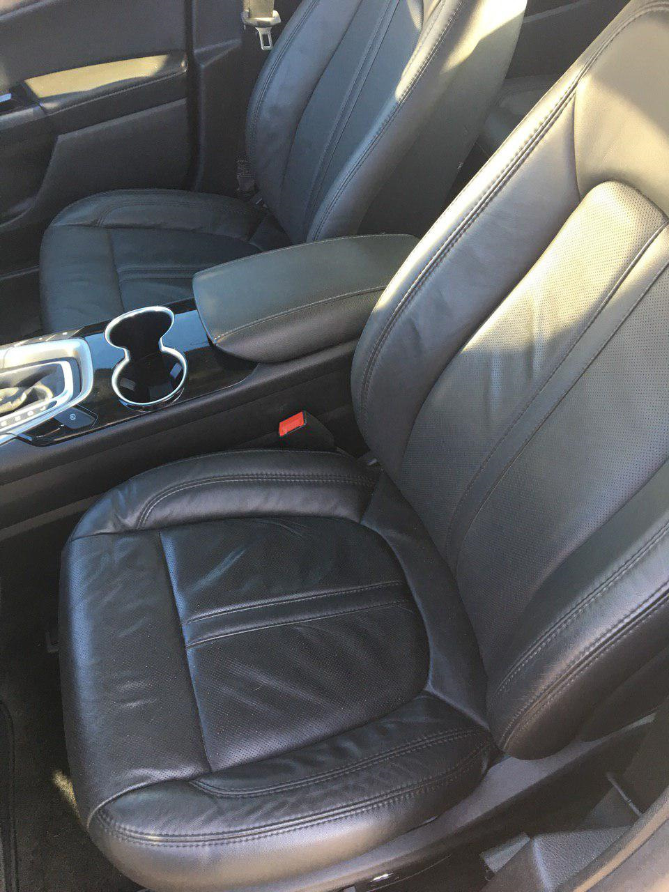 Сидіння від Lincoln MKZ 1