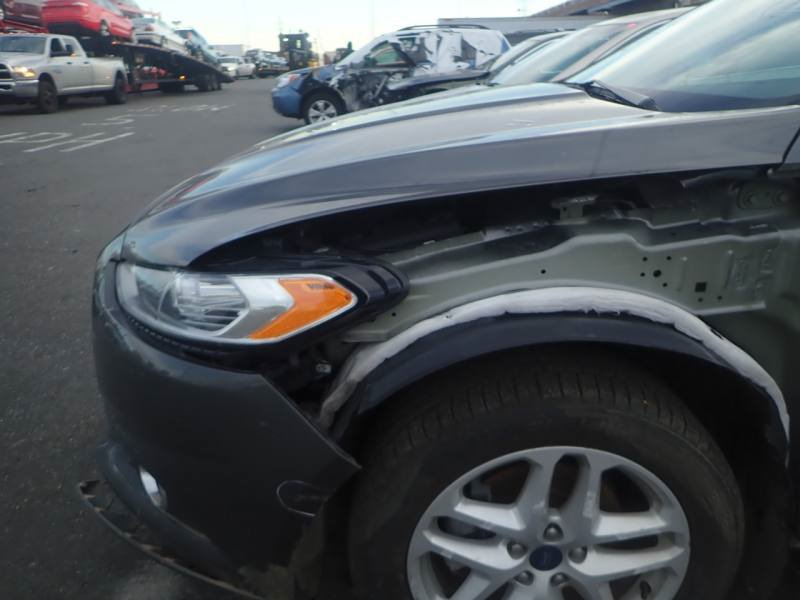 12.Ford Fusion (Америка) SE 1.5T EcoBoost: завершення ремонту — порівняння. 1