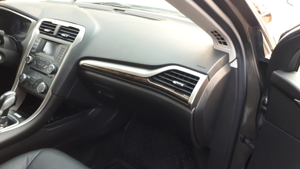 23.Ford Fusion (America) SE 1,5T EcoBoost: Заміна фільтра салону на TYC 800187P 3