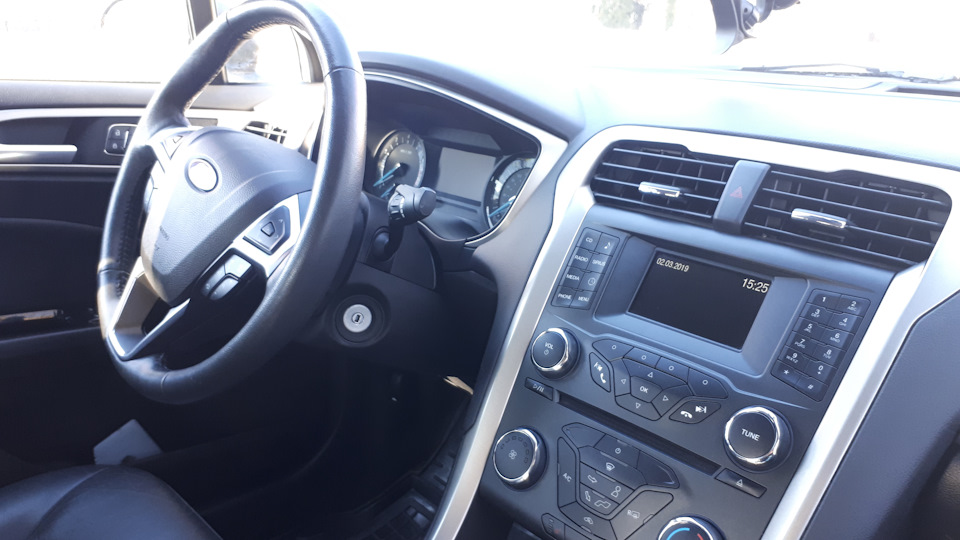 30.Ford Fusion (America) SE 1,5T EcoBoost: Як змусити Sync 1 працювати і бачити USB, Bluetooth. 2