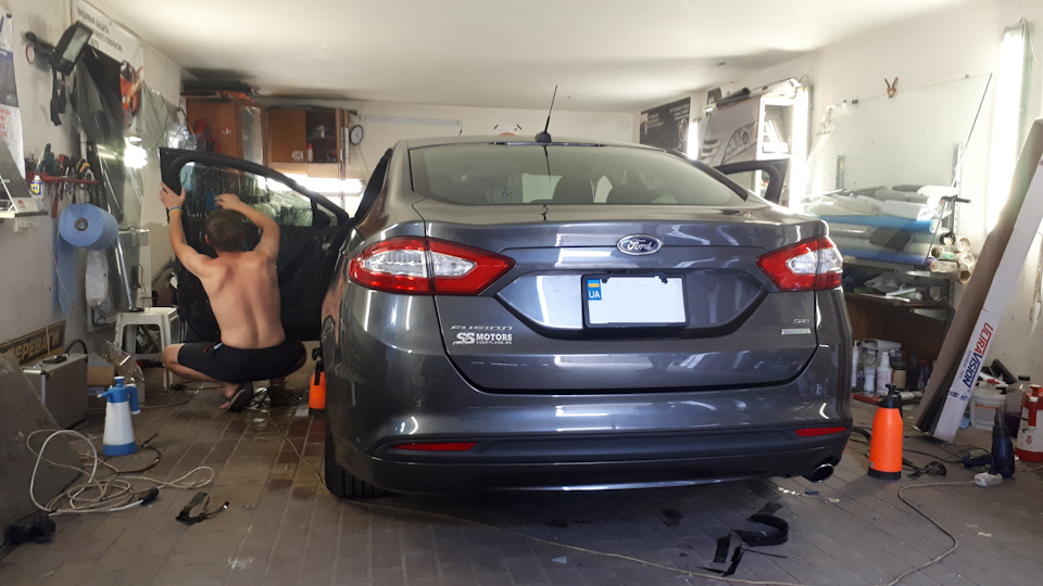 35.Ford Fusion (America) SE 1,5T EcoBoost: Тонування в LLUMAR 4