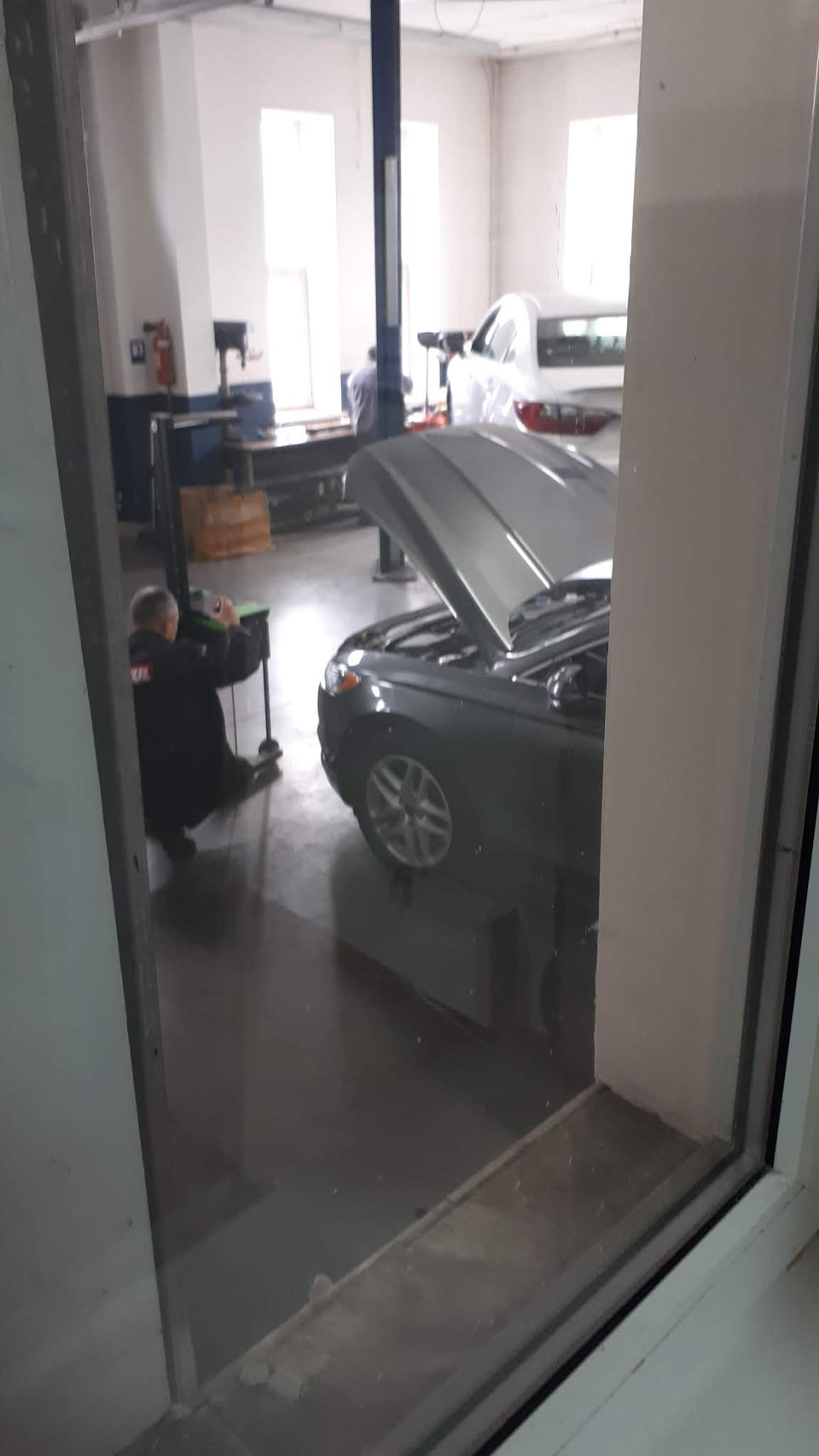 39.Ford Fusion (America) SE 1,5T EcoBoost: Регулювання фар на стенді BOSCH ТЛК 100. 1