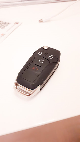 3.Ford Fusion (America) SE 1,5T EcoBoost: Корпус ключа (4е кнопки) 1