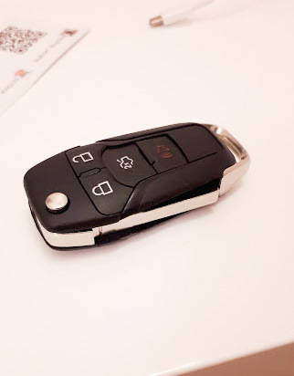 3.Ford Fusion (America) SE 1,5T EcoBoost: Корпус ключа (4е кнопки) 2