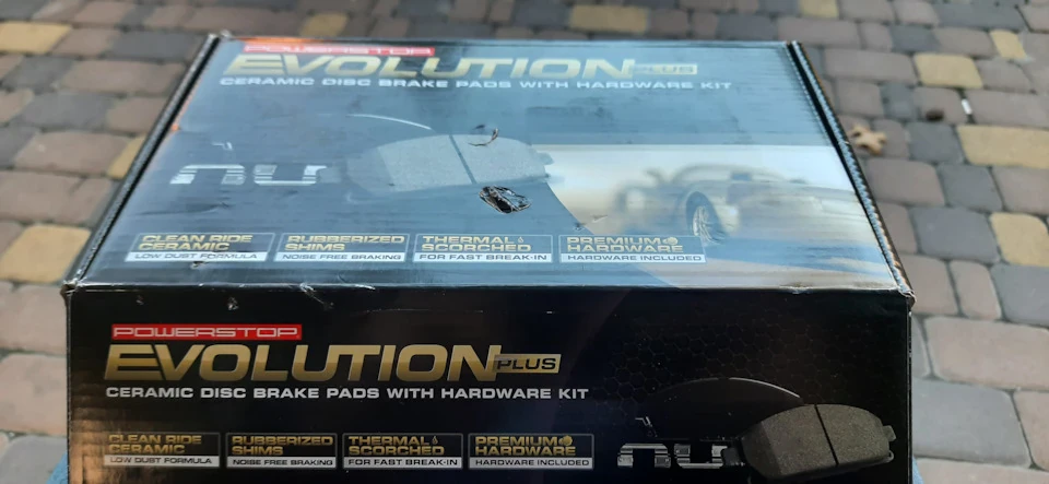 62.Ford Fusion USA, SE 1,5T EcoBoost: Передні гальмівні колодки Power Stop 171653 Z17 Evolution. Задні гальмівні колодки Power Stop 171665 Z17 Evolution. Двірники OEM.