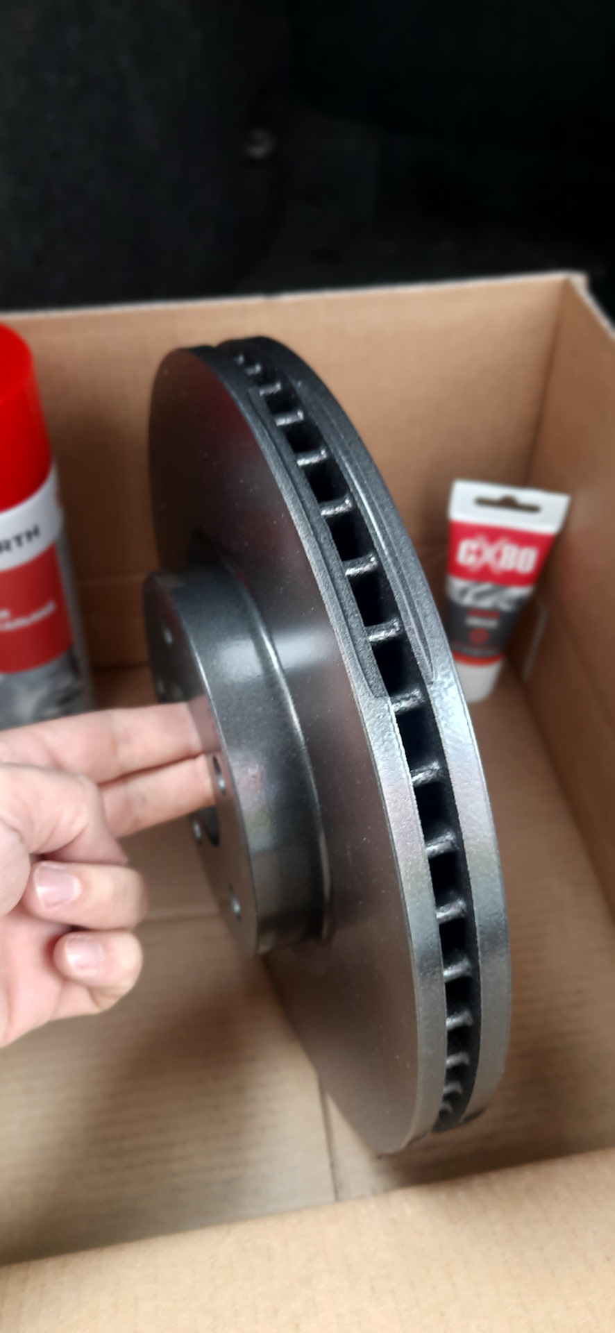 63.Ford Fusion USA, SE 1,5T EcoBoost: Brembo 09.Т255.21 встановлення передніх гальмівних пофарбованих дисків. 1