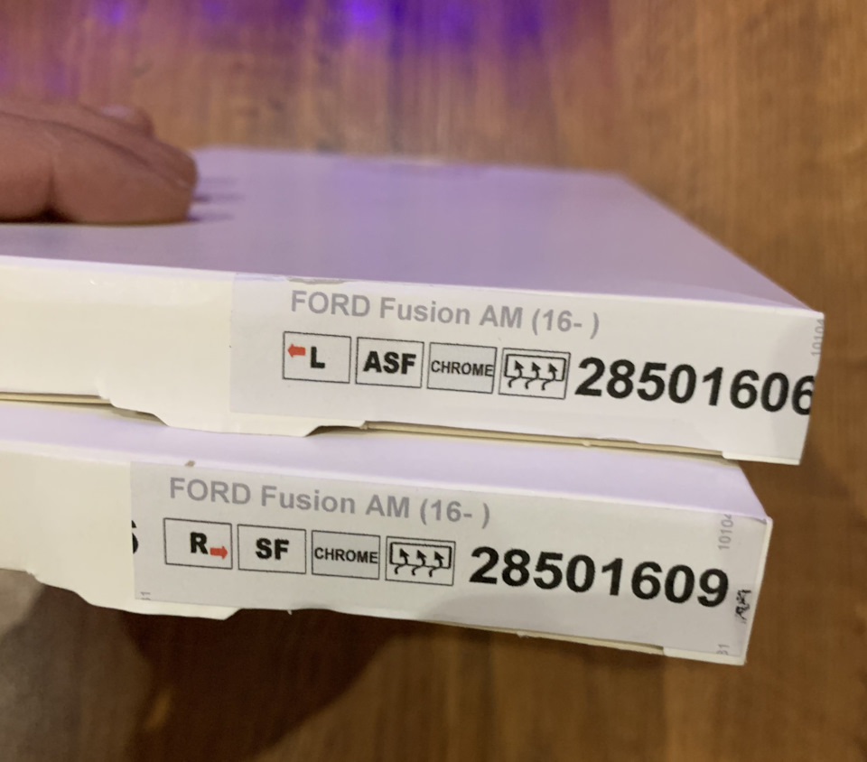 Бічні дзеркала заднього виду на Ford Fusion 2