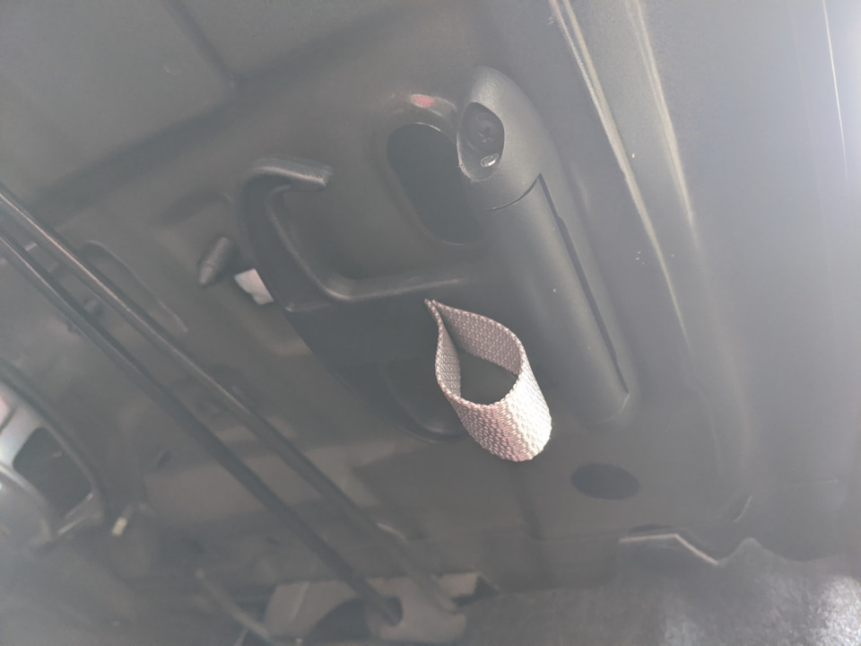 Кручок в багажник від VW 4