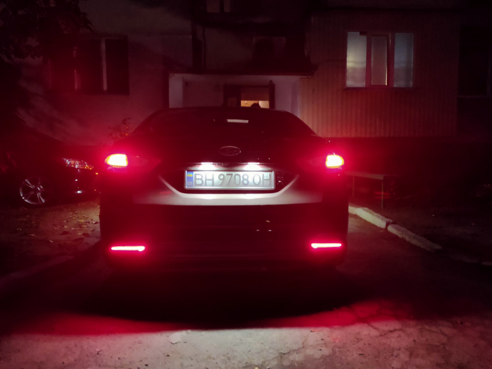 Встановлення LED вій з Алі в задній бампер 1