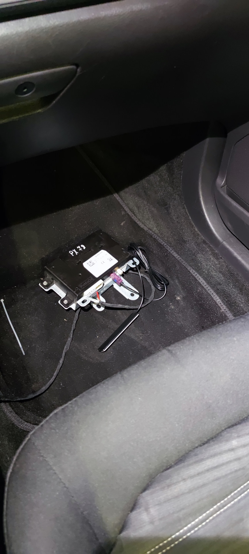 Встановлення модему TCU та FordPass 4