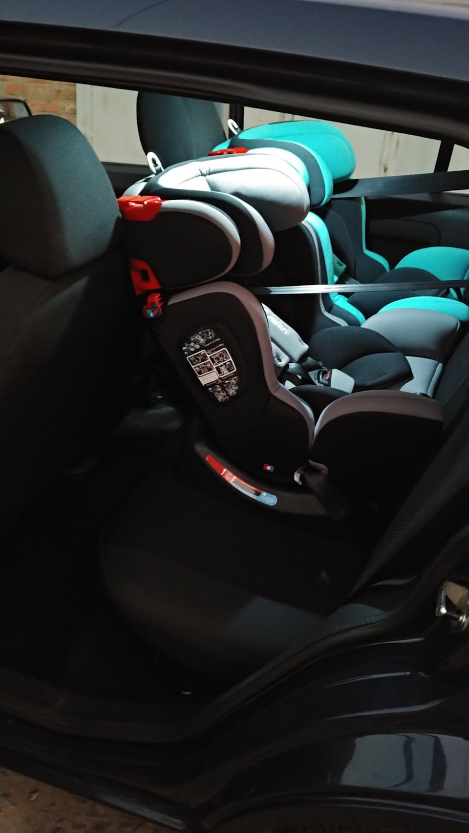 Автокрісло Caretero Galen за 100$ - огляд універсального дитячого автокрісла! 2