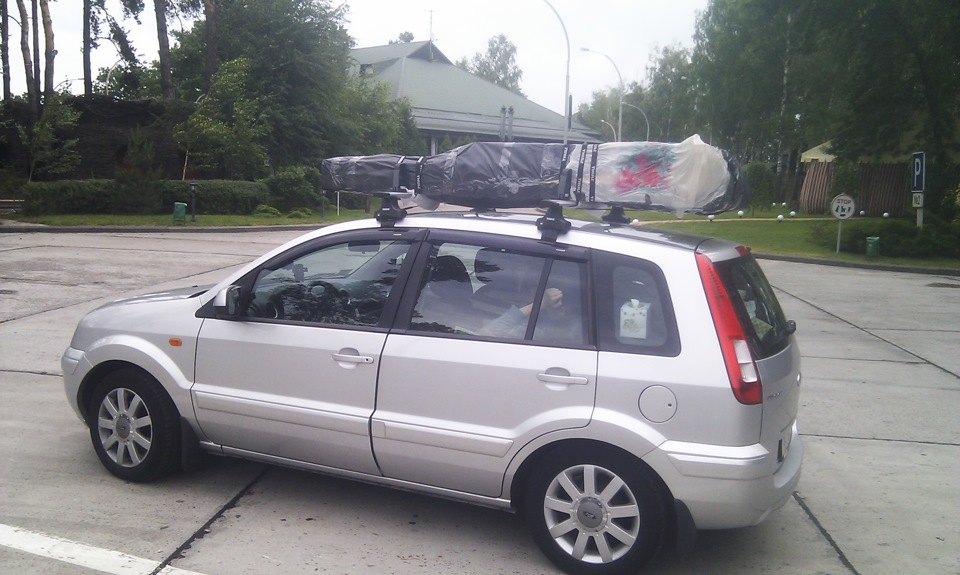 Перша поїздка з вантажем на даху та фіксатори THULE LOAD STOP 314 2
