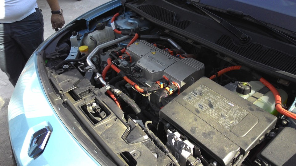 Під капотом у Renault Fluence ZE 1
