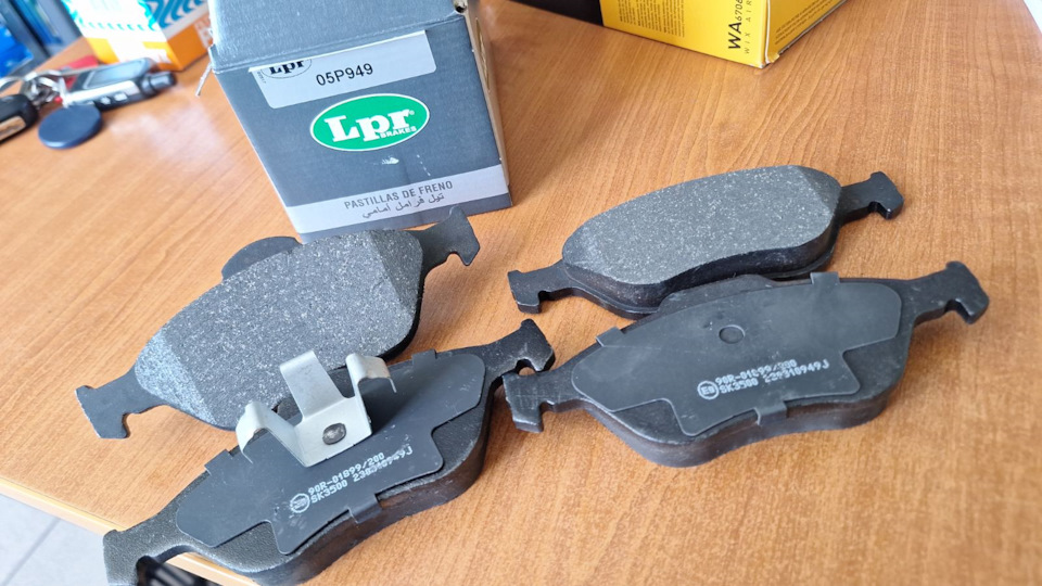 Колодки передні Форд Фьюжен 1,4, LPR 05P949 2