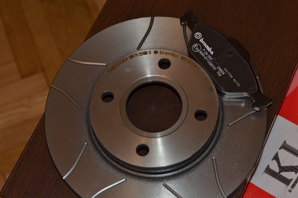 Нові диски та колодки Brembo 3