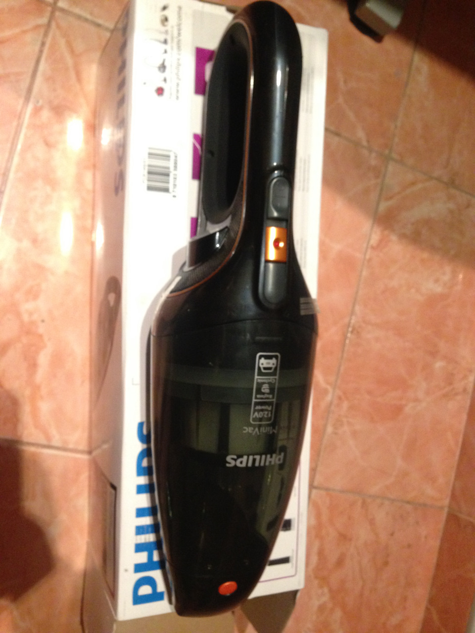 Як приготувати атомобільний пилосос Philips MiniVac FC6149/01? 2