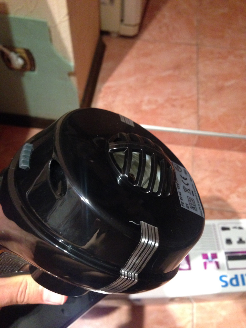 Як приготувати атомобільний пилосос Philips MiniVac FC6149/01? 4