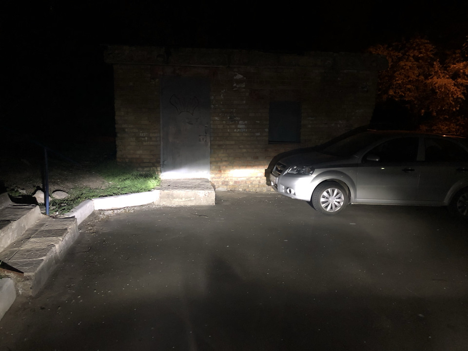 Заміна ламп головного світла на діоди 1
