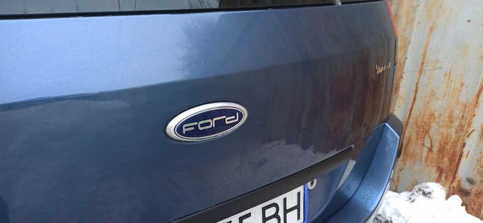 Новий погляд на емблему Ford 3