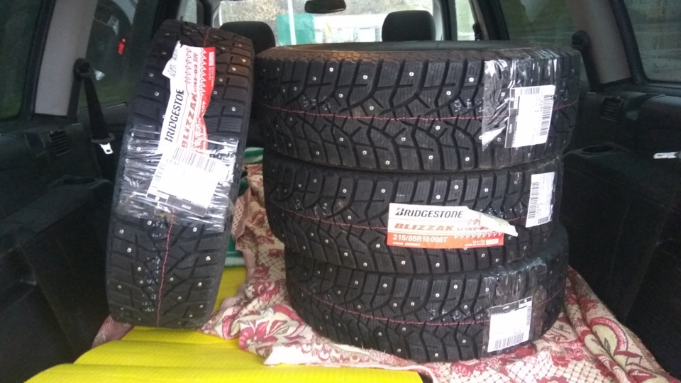 Від 215/60 r16 to 215/65 r16 Bridgestone Blizzak Spike-02 SUV 3