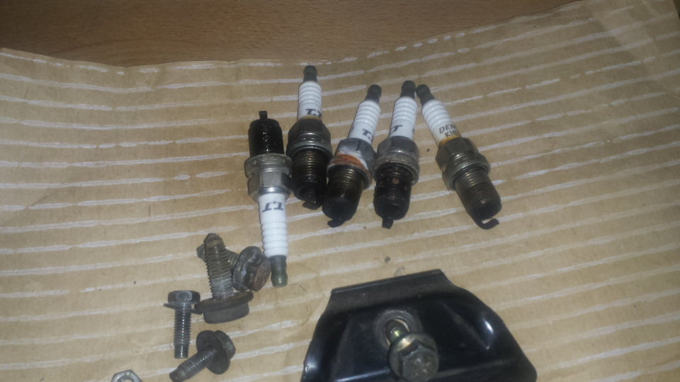 поки мотор вимитий і знятий - проводимо огляд пацієнта 1