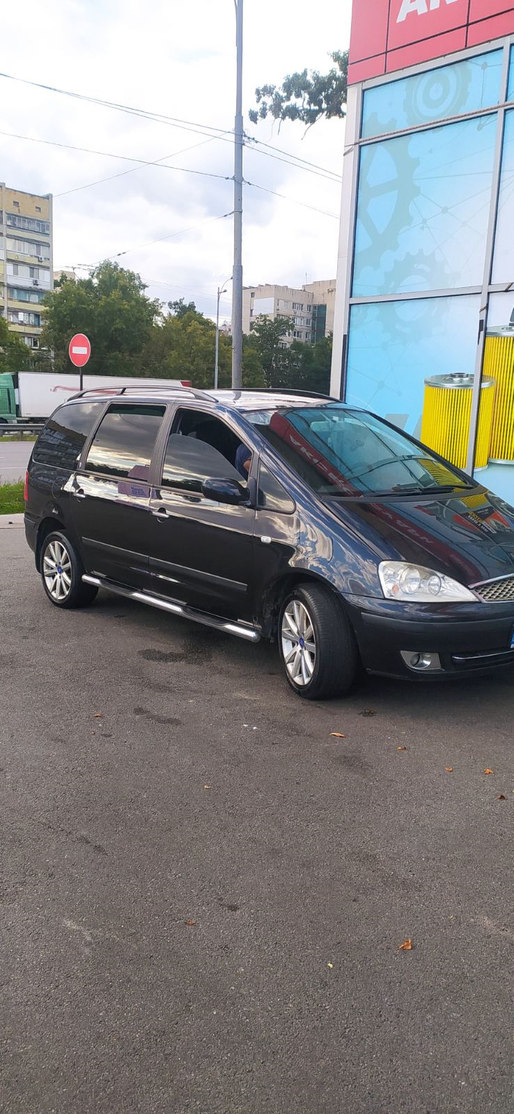я ще не бачив, щоб сарай так їхав))) 1