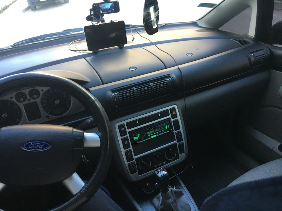 Встановив JVC 2