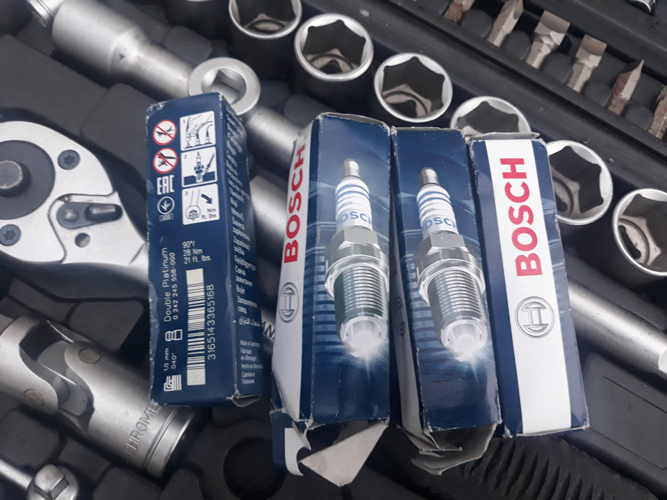 Заміна свічок Bosch platinum 2