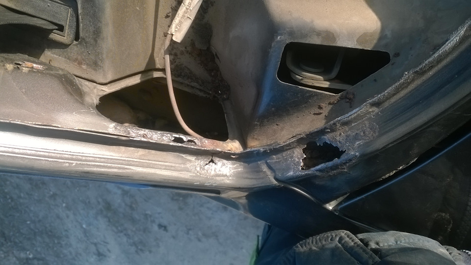 Заднее стекло надоело скрипеть. 3