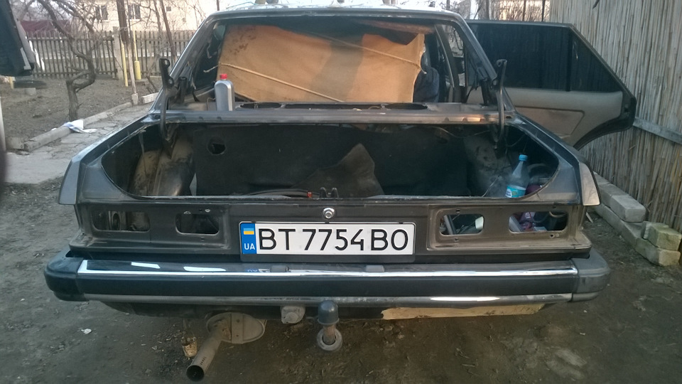 Заднее стекло надоело скрипеть. 1